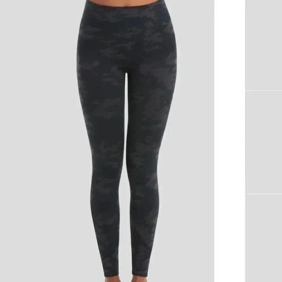 Spanx Look At Me Now Size XS Black Gray Camo Leggings Compression Athleisure - Picture 2 of 4